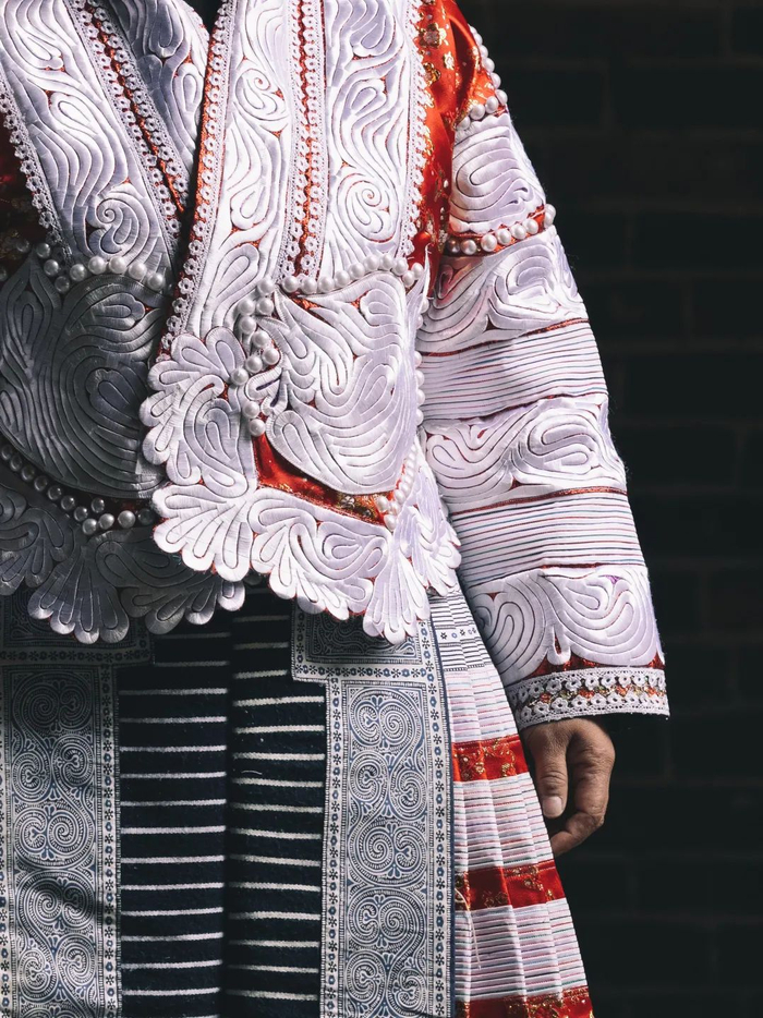 贵州苗绣:每件服饰,都有一座自己的文化岛屿|苗族|贵州省_新浪新闻