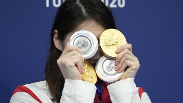 张雨霏拿下女子200米蝶泳金牌