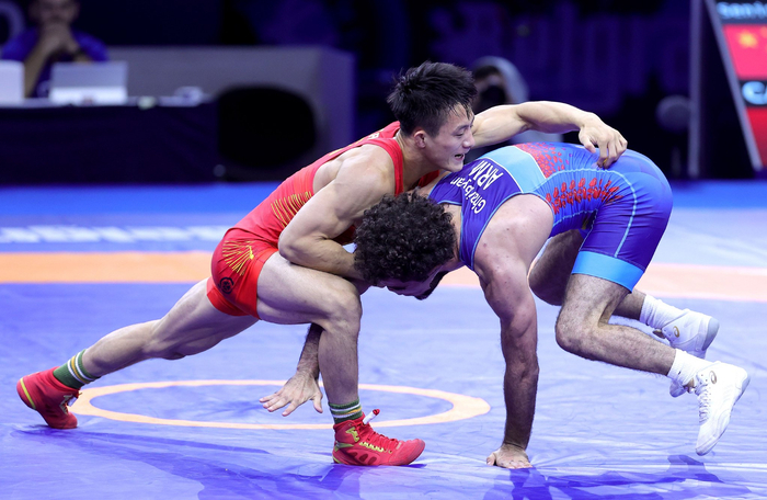 摔跤世锦赛曹利国获男子古典式摔跤60公斤级季军