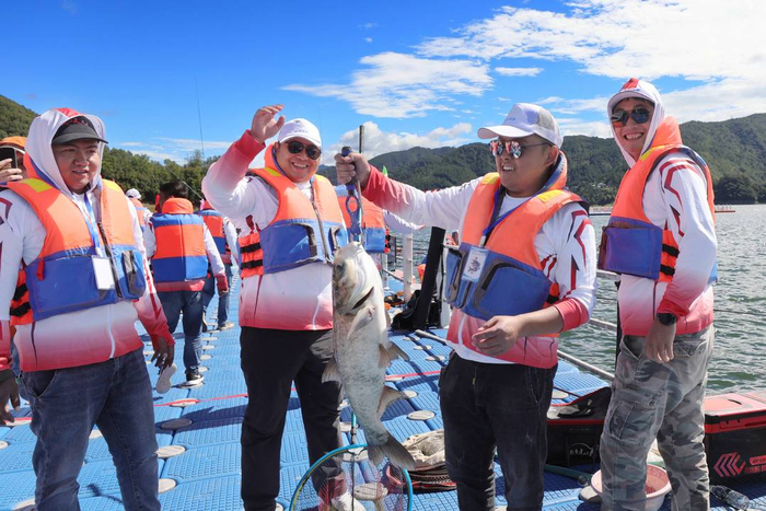 第三届青川白龙湖钓鱼比赛开赛川陕甘60支参赛队伍同场竞技