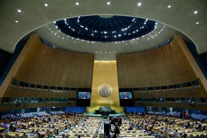 ▲23日，亚美尼亚外长米尔佐扬在联合国大会会议上发表讲话。图源：外媒