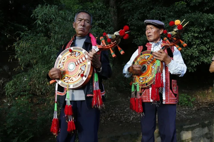 【古韵新城 水墨石屏】民俗摄影—彝族色彩|摄影_新浪新闻