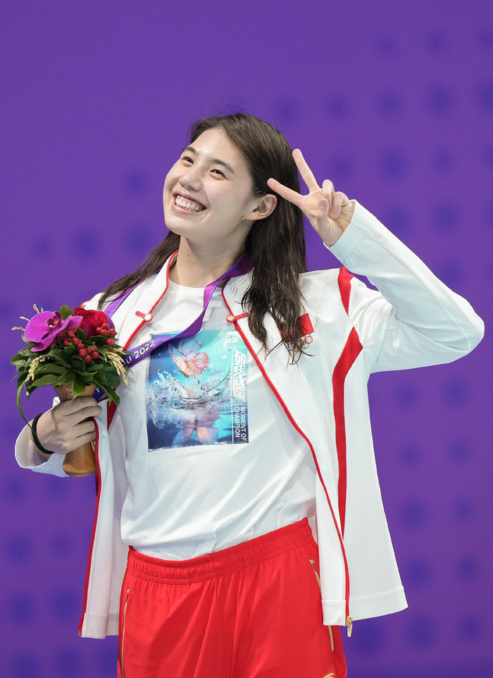 游泳——中国队获得女子4x100米自由泳接力冠军