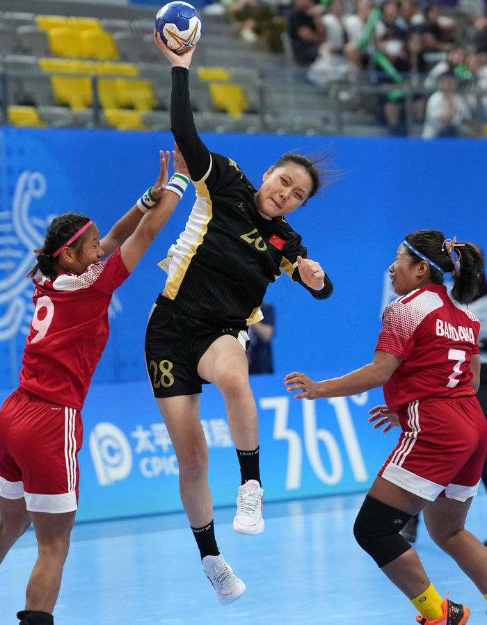 手球女子小组赛中国胜尼泊尔