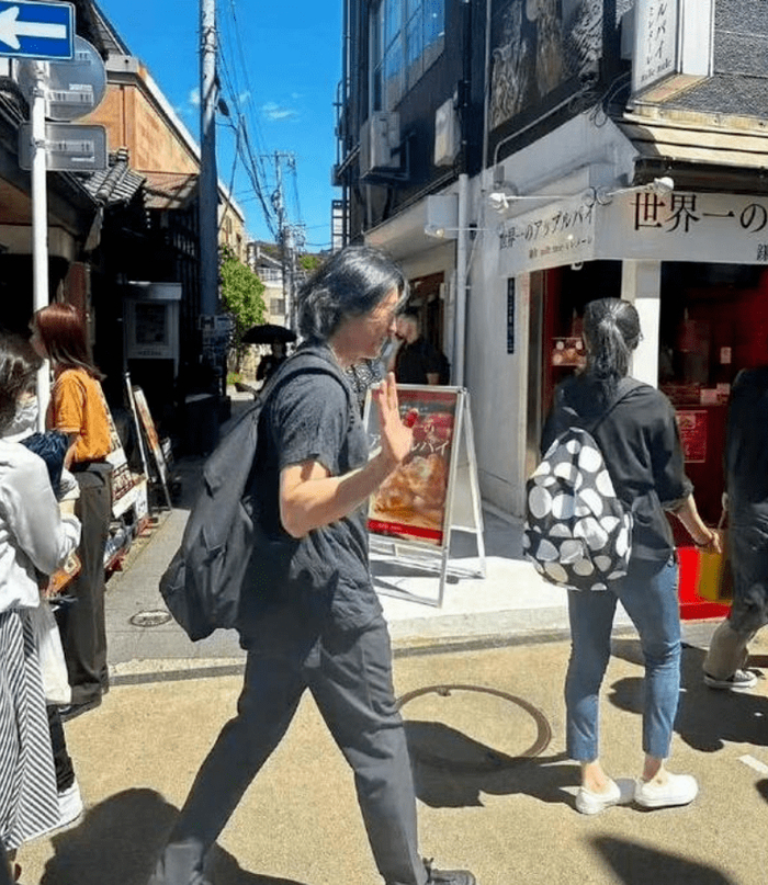 "退休"久居日本,状态越来越差,55岁的郑伊健背后资产可不简单|郑伊健