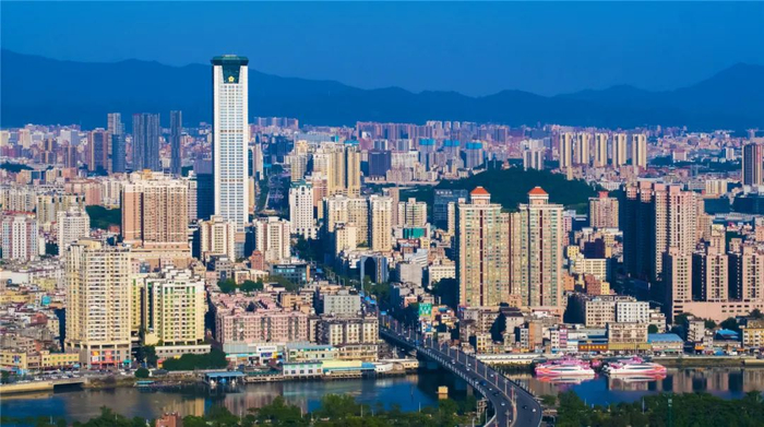 东莞实体经济调研报告应对全球产业链两头挤压需加快形成新质生产力