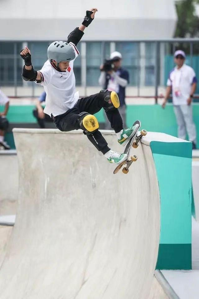 惠州滑板运动员陈烨获亚运金牌|陈烨|金牌|锦标赛_新浪新闻