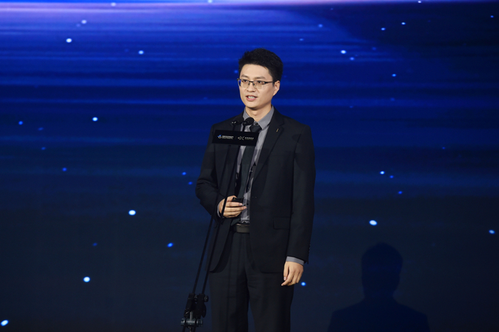 2023年“科学探索奖”前沿交叉领域获奖人 石发展