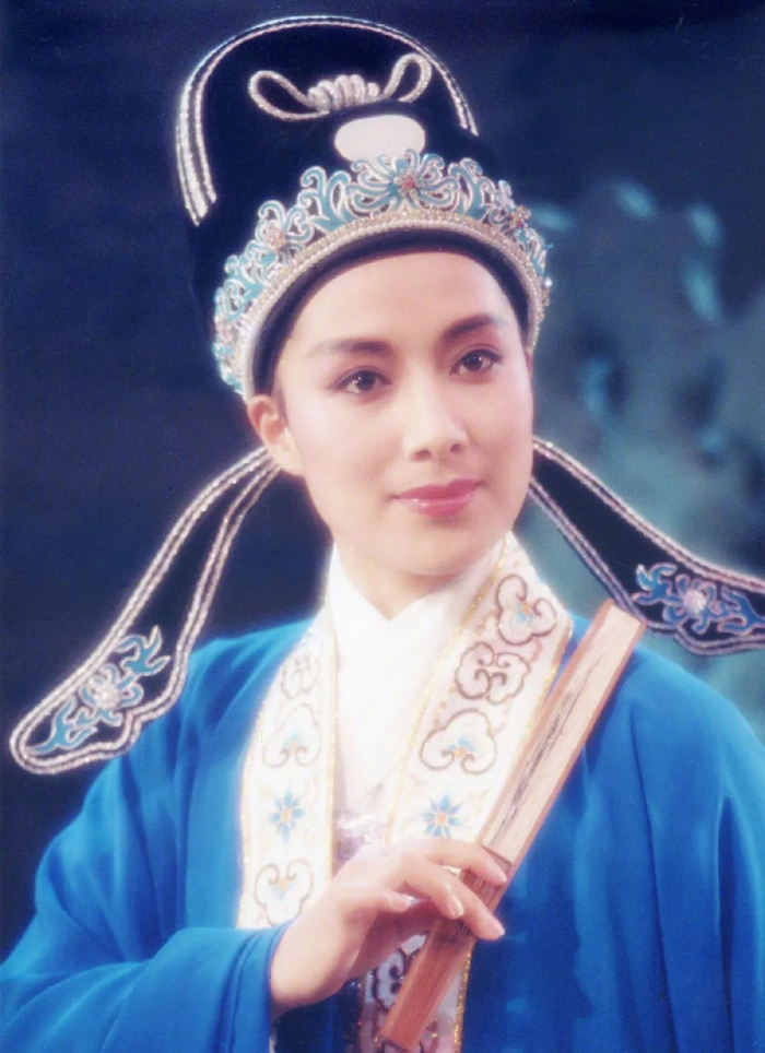 她意外爆火,让内娱彻底成笑话|越剧_新浪新闻