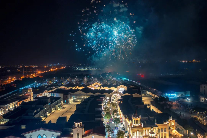 ◎苏州比斯特购物村，图源：视觉中国