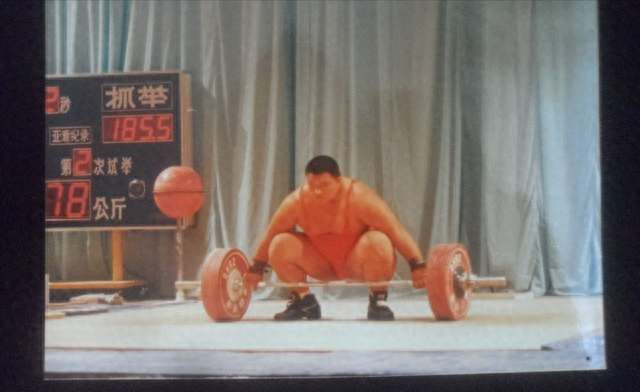 才力 : 8年拿60枚金牌 , 33岁离世仅剩300元 , 称要饭也不让女儿练体育