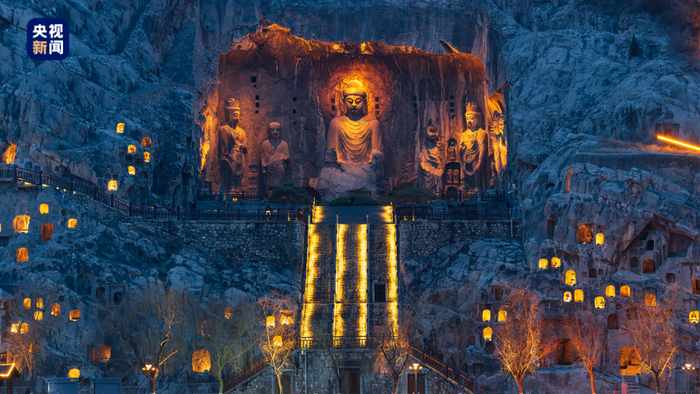 △龙门石窟是中国四大石窟之一，也是游客来到洛阳的必去之处。