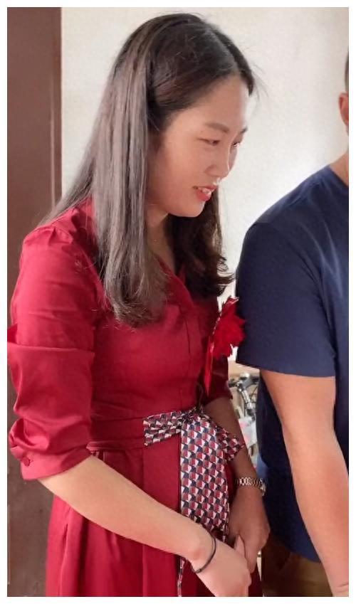 小舅子慷慨结婚全款支持，弟弟却一毛不拔？