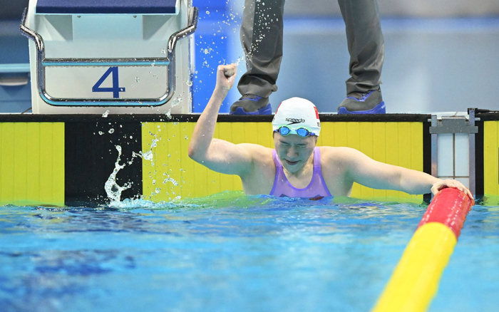 叶诗文在比赛后庆祝。  图/新华社