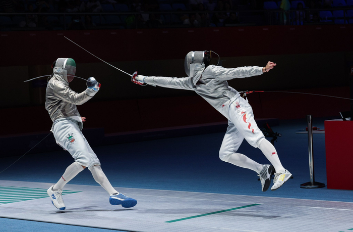 击剑中国队晋级男子团体佩剑决赛