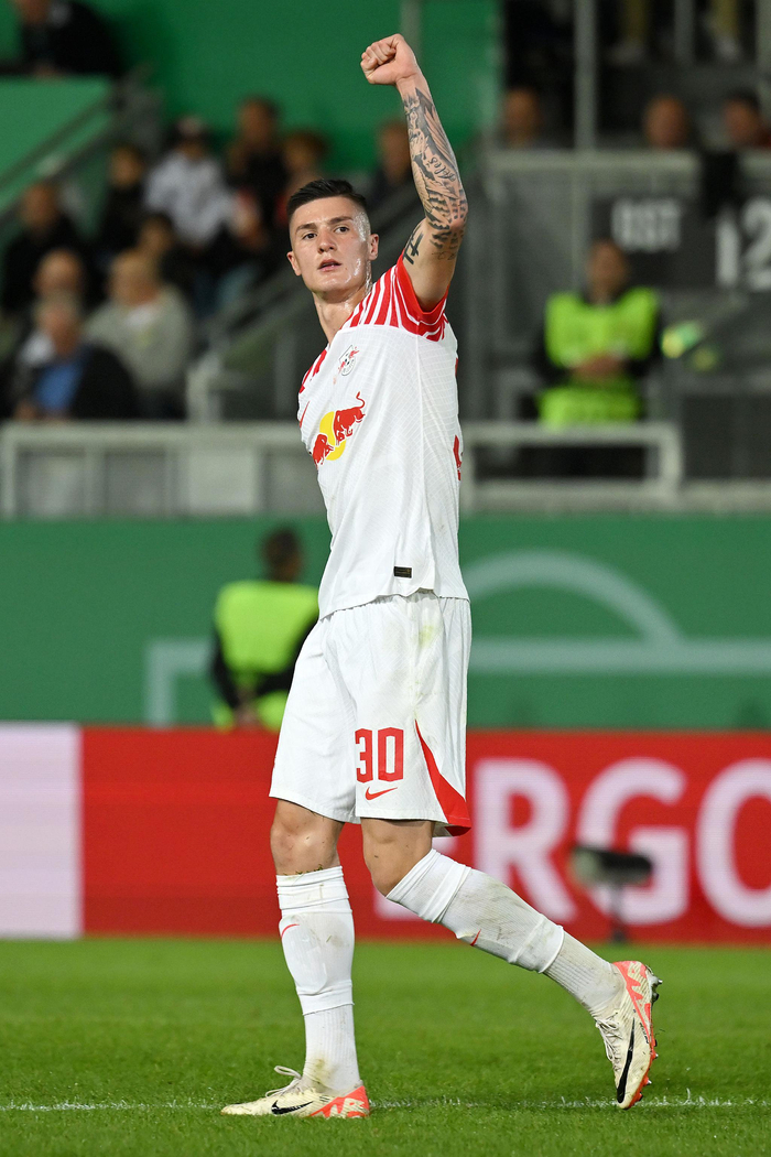 足球——德国杯:莱比锡胜韦恩威斯巴登|乌尔里希|莱比锡|韦恩_新浪