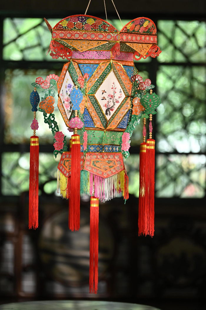 张灯结彩一甲子,功夫教人结挚爱|走进名家工作室⑦|彩灯|佛山市|民间