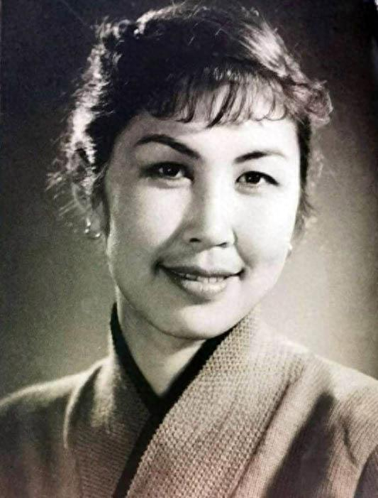 昔日北影厂四女星 同为"反派"专业户 把她们放一起看 谁演技最好?