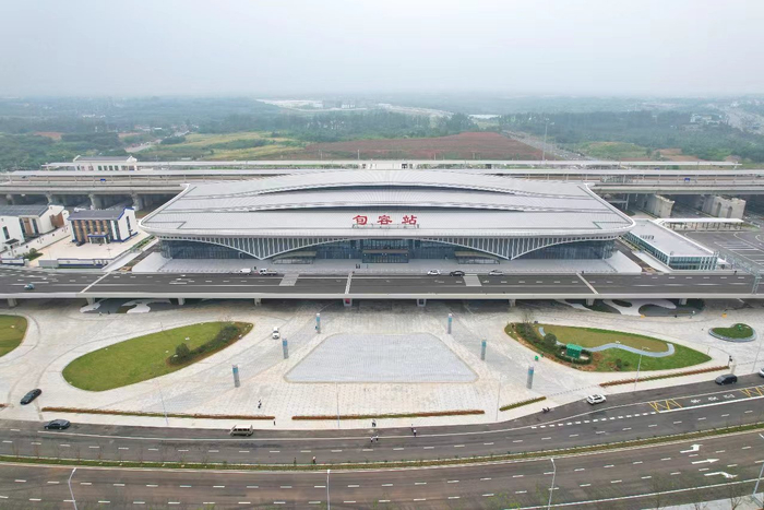 中铁二十四局承建的句容站。