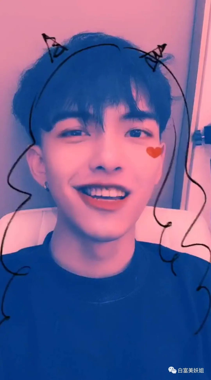 妖姐经常在某音首页刷到的@逍飞,痞帅颓废大叔,难得统一抖音男性女性