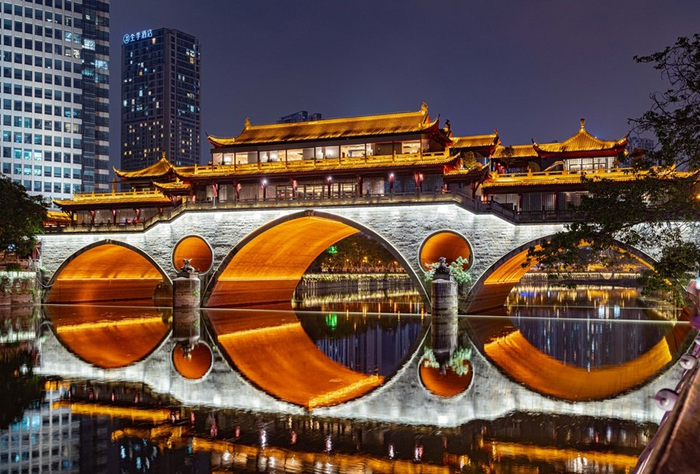 边赏灯边玩夜成都这份最美夜景打卡攻略请收藏