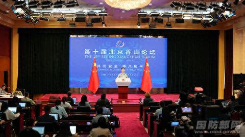 9月28日下午，国防部举行例行记者会，国防部新闻局局长、国防部新闻发言人吴谦大校发布信息。孙悦 摄