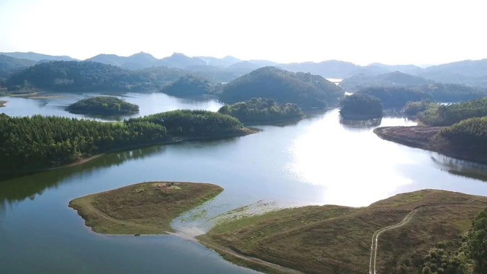 柳东版千岛湖 "马步水库75地址:柳州市柳东新区新柳大道与九子岭