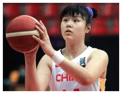 中国亚运女篮队员亮相：实力与魅力集一身