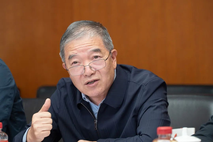 中国华文教育基金会理事长、国务院侨办原副主任任启亮。