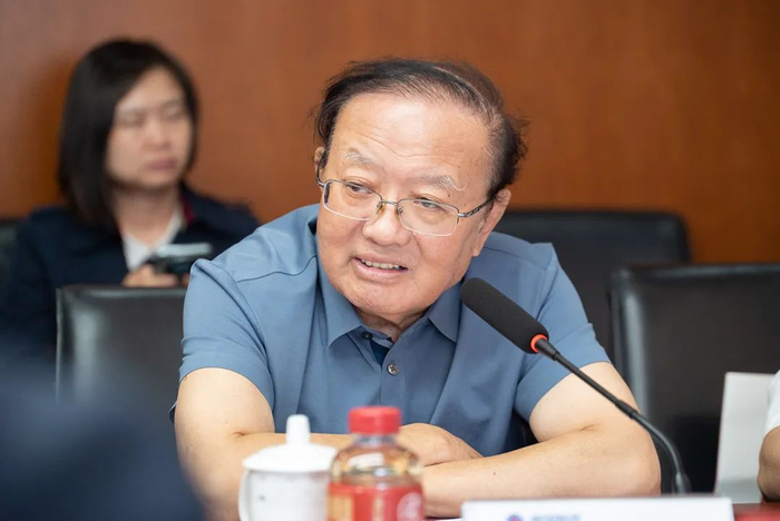 中国国际经济交流中心副理事长、商务部原副部长魏建国。