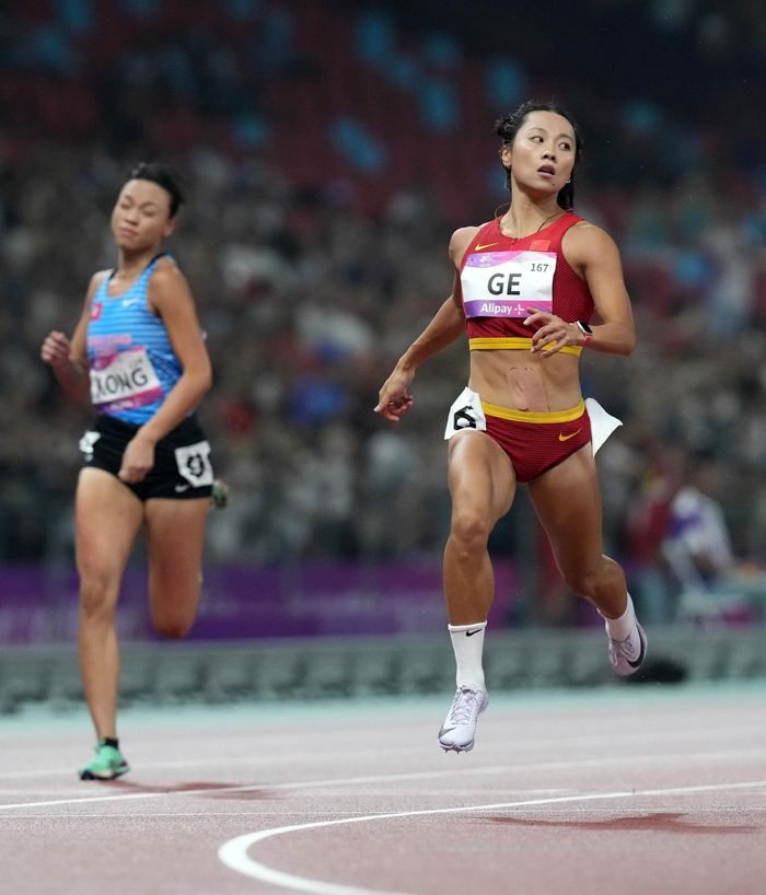 田径——女子100米预赛赛况