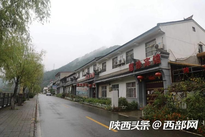 庵里村的民房改造成了民宿、家庭旅馆。