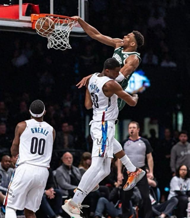 字母哥还剩1年考察期 若不夺冠恐被交易|雄鹿|吉安