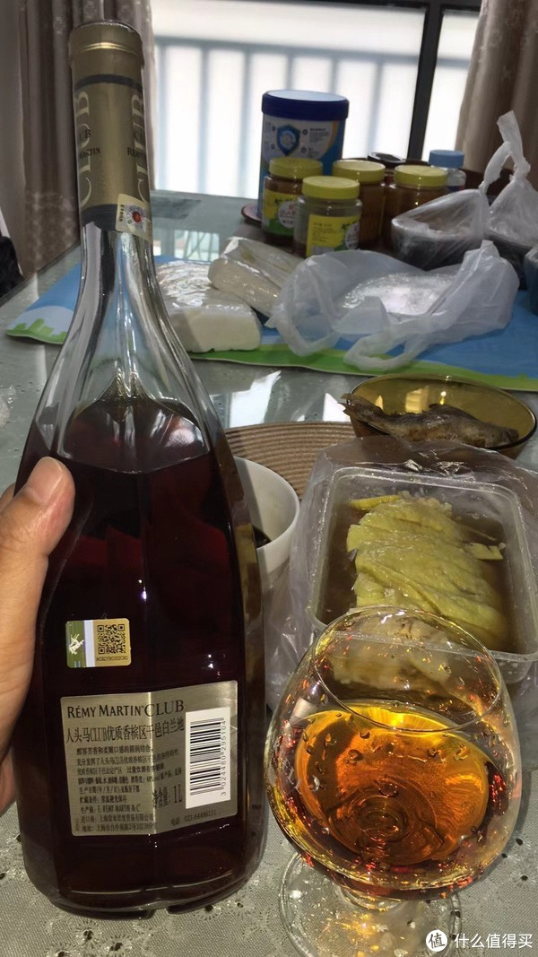 国庆第一天假期搞好卫生犒劳自己开了一瓶人头马的角马club