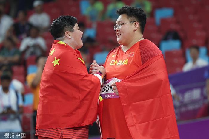 宋佳媛（右）继是巩立姣之后，中国铅球的下一位领军人物。
