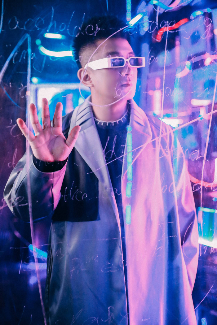 造梦嘉嘉尤音乐创始人王嘉诚倾情献唱拥抱未来的你片尾曲