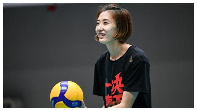 王媛媛和吴梦洁闪耀中国女排备战重大比赛