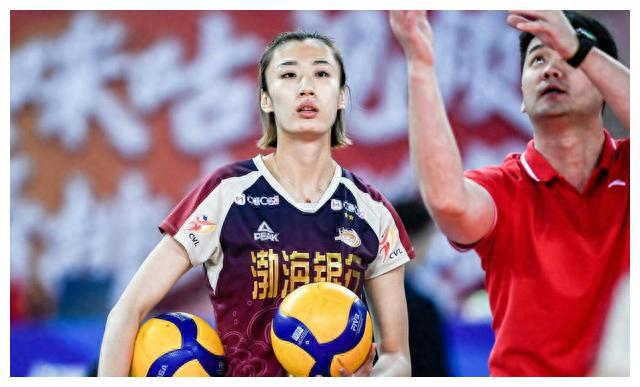 王媛媛和吴梦洁闪耀,中国女排备战重大比赛!