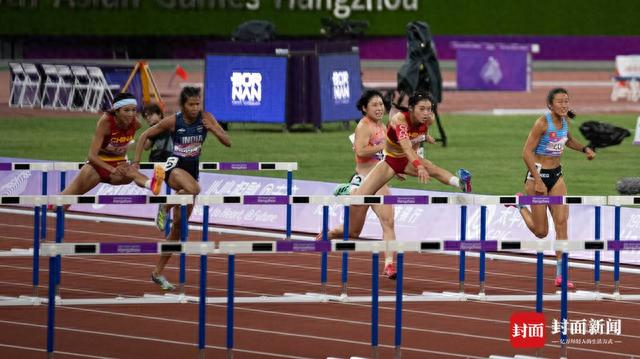 吴艳妮比赛中 陈甘露摄