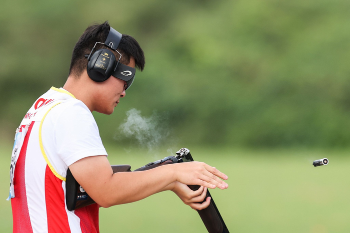 10月1日,中国队选手王宇豪在比赛中.