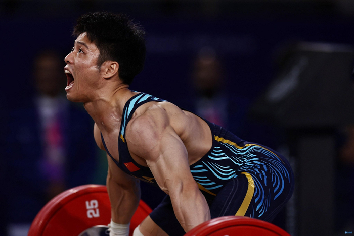 李发彬谈举重首金:不能总看着别人举 更想把命运掌握在自己手里