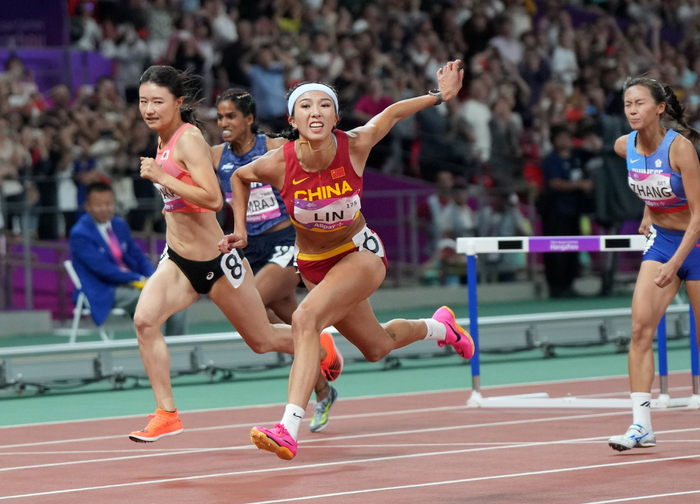 田径——女子100米栏决赛赛况