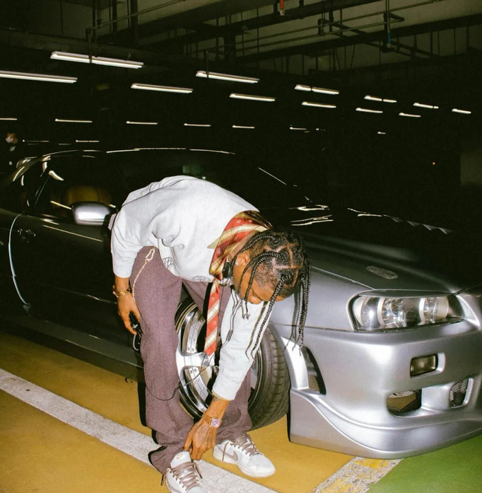 travis scott又上脚带节奏了.|dunk_新浪新闻