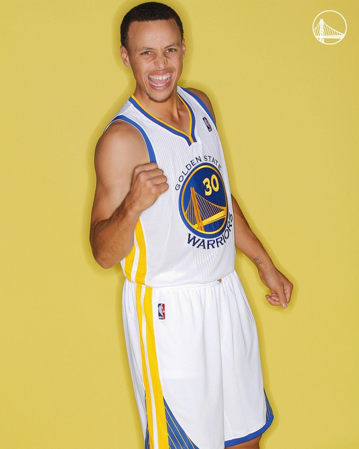 勇士官方晒库里历年定妆照:第15个媒体日即将到来|勇士|斯蒂芬·库里