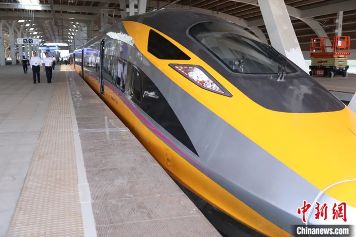 2023年9月6日，一辆雅万高铁高速动车组停靠在哈利姆车站。李志全 摄