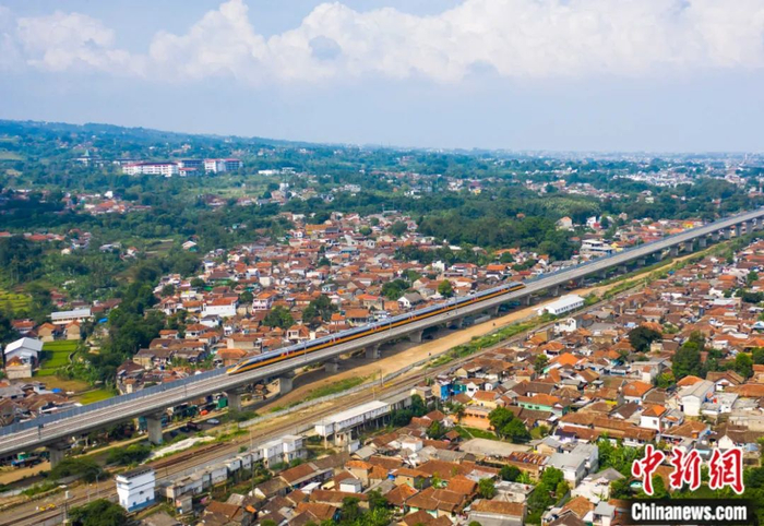 当地时间2023年5月22日16时起，印度尼西亚雅万高铁开始联调联试。中国铁路国际有限公司供图