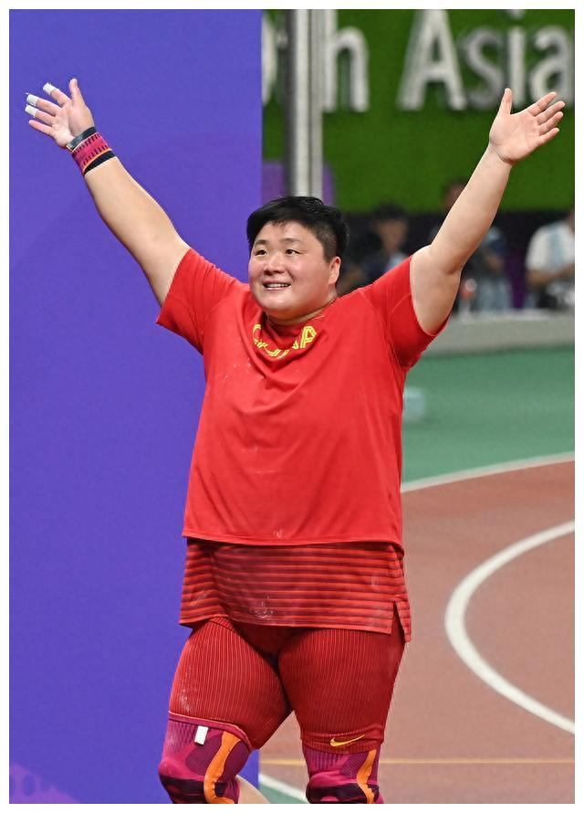 宋佳媛还差一步迈入传奇!|宋佳媛|巩立姣|铅球_新浪新闻