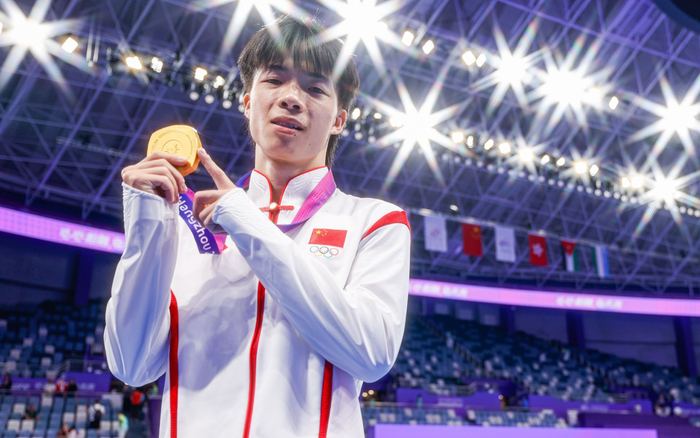 严浪宇夺得男子蹦床金牌。  杭州亚组委供图