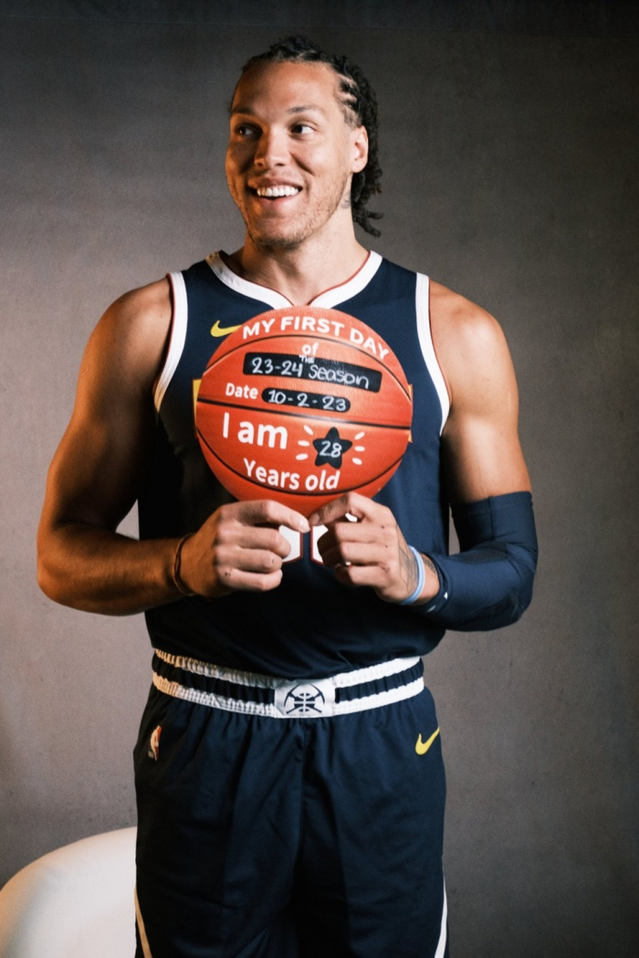 96卫冕冠军来了!掘金晒新赛季定妆照:约基奇穆雷波特戈登领衔