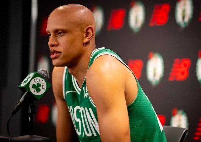 年仅19岁!无眉侠二代沃尔什:霍福德04年上大学时我还没出生|艾尔·霍